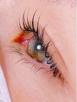 ルル(RuRu)の写真/【SNSで話題沸騰◎】次世代まつ毛パーマ×マスカラパーマで、すっぴんでも"可愛い"が続く上向き睫毛へ