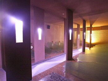 ガムラン(Gamelan)/貴宝石岩盤浴