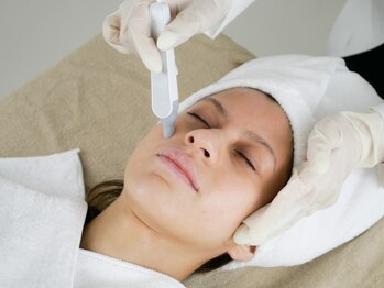 ビュークロ 三軒茶屋店(viewQLO)の写真/【毛穴&ニキビケア/トーン&ハリツヤUp◎】韓国式肌管理♪ハイドラ毛穴洗浄[全顔]¥7700|美肌WAX脱毛とSetも