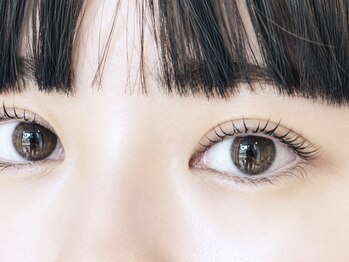 エニーアイラッシュ 中目黒(Enny eyelash)の写真/「ベッド１台のサロン/「すぐ取れる」を卒業。キレイが続く高持続まつげエクステ/中目黒/三宿/池尻大橋