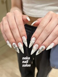 乳白色　ニュアンス　シンプル