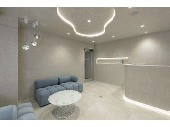 エルレ 池袋店(ELRe)の写真/キープ力抜群のエクステ種類多数！理想の目元を実現☆忙しい方にも駅近＆ロングの営業時間で通いやすさ◎