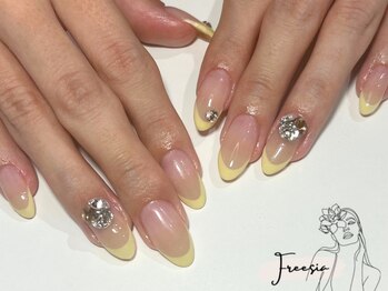 フリージア(Freesia)の写真/【お爪のフォルムにこだわり華やかで上品な仕上がりに◎】美フォルムで自信のある指先に大変身♪