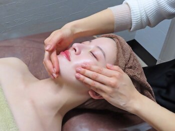 エミルカ 仙台(EMILUCA)の写真/凝りケア特化[ほうれい線/たるみ改善/シワ緩和]にお悩みの方へ◎肌×骨格×筋膜の土台を整え本格リフトUP！