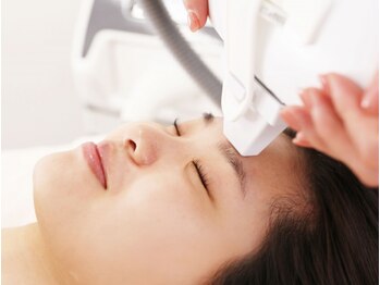 目が美きゅっとの写真/【男女OK◎韓国美眉★】お顔の印象は眉毛で決まる！自己処理が難しいからこそ、プロの施術で黄金比仕上げ◎