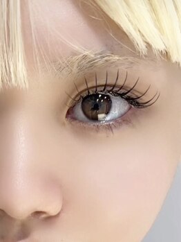 イスリー(ithree.)の写真/【まつパ×まつエクの新常識"MIX UP"】ダメージレス・モチ抜群・ボリューミーな目元に♪初めての方にも◎