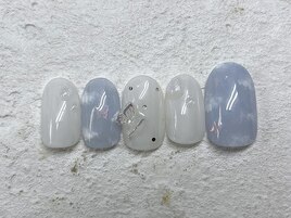 雲ネイル　ニュアンスネイル　蝶
