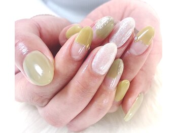 リーヴェ(Riebe)/変形フレンチネイル