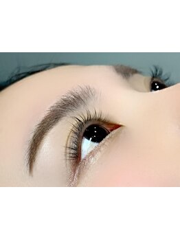 ナチュラル上品な目元にしたい