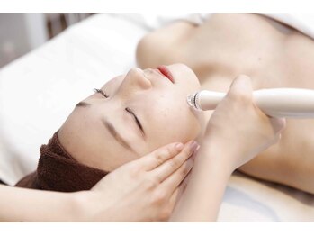 ココリッチ(KoKoRichi)の写真/【剥かないピーリング】で毛穴洗浄と潤い補給を同時に。澄みわたる美肌へ!