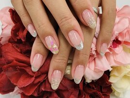 【ほり】キラキラフレンチネイル