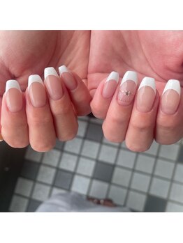 モモネイルズ(Momo Nails)/フレンチネイル