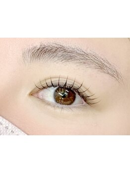 ナチュラル上品な目元にしたい