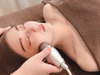 ビー ブルーム(B BLOOM)の写真/エイジングケアが自慢のサロン♪韓国女優顔負けのお肌を目指せるリフトアップ小顔メニューが充実★