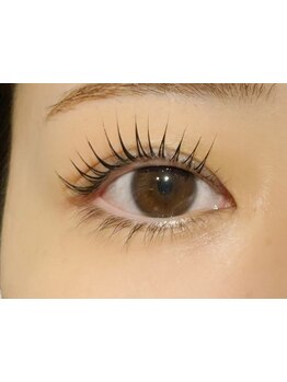 ナチュラル上品な目元にしたい