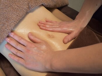 カオリノコッコレ(kaorino coccole)/３．施術（腹部）