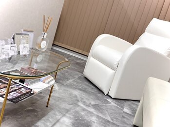 シェリオン バイ リリアル 美目元製作所(Cherion by LiLial)の写真/【初めてを感動の仕上がりに♪】丁寧なカウンセリングと手厚いアフターケアで、理想の目元デビューを◎