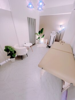 ミース 江坂店/うなじ矯正専門店ミース 江坂店