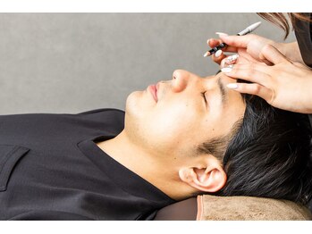 眉毛の匠/大人の落ち着きと凛々しさを纏う