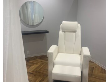 アナスタシア ミアレ新宿店/新宿店の施術ブース|眉毛サロン