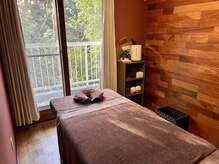 ハナ(Hana)の雰囲気(完全個室なので女性も安心♪緑を目の前に深呼吸してリラックス)