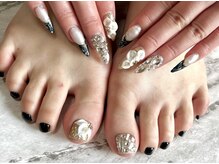 リノネイル(Lino Nail)の雰囲気（handもfootも極盛りキラキラに）