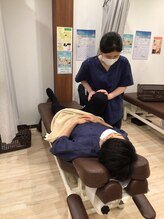 くまのみ整骨院 武蔵浦和院/股関節の動きえお確認！