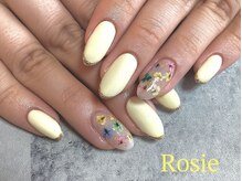 ロージィ(Rosie)/押し花ネイル