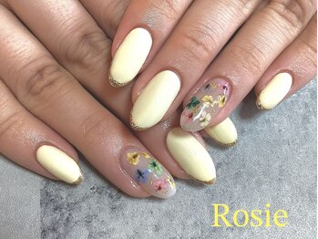 ロージィ(Rosie)/押し花ネイル
