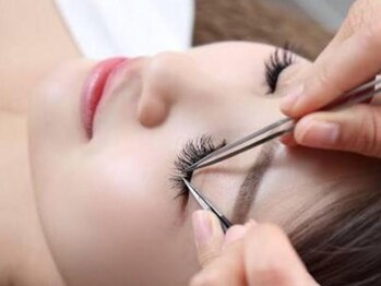 クレオ(creo)の写真/自まつ毛を活かした丁寧な施術でお顔のバランスや生えグセを見ながらデザインいたします。モチの良さ◎