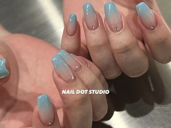 ネイルドットスタジオ 堺筋本町(NAIL DOT STUDIO)/水色グラデーション