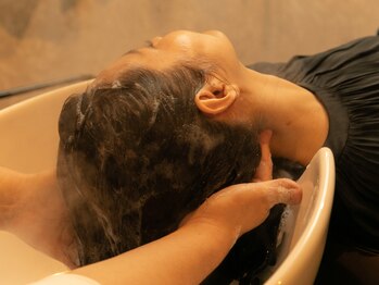 ライル(LUYL)/ライル独自のヘッドマッサージ