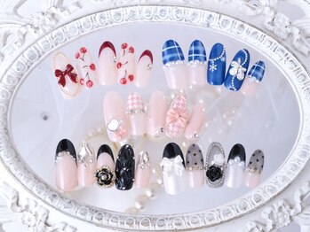 ネイルサロン アドルノ(Adorno)の写真/定額で叶う、繊細で優美な大人デザイン♪モチとフォルムにこだわった上質ネイルを、駅チカの贅沢空間で★