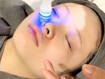 シャラクアクティ(sharaku acty)の写真/《韓国で人気☆》ウォーターピーリングで頑固な毛穴の黒ずみ/開きを改善!透明感のあるうるツヤ美肌に導く♪