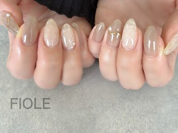 フィオル(FIOLE)の写真/上品なのに存在感のある大人なデザインが人気◇豊富な最旬デザインで,ワンランク上の"魅せる"指先へ…★