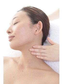 サレーヌ国分寺/6.首&肩&デコルテマッサージ