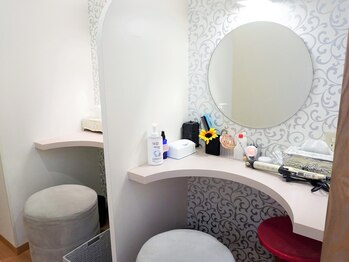 モアトゥインクル 五日市駅前店(MORE twinkle)/メイクルーム