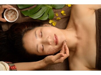 アーユルシャンティ/フェイシャルでつるつるのお肌に