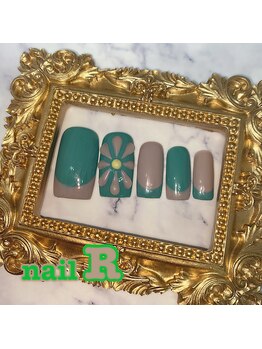 ネイルアール(nail R)/レトロカラーのフレンチです♪