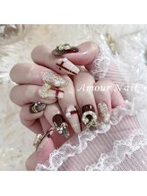 アムール(Amour)/ボルドー×ゴールドネイル