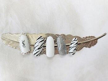 ラウレアルア(Laure’a lua)/ゼブラ柄