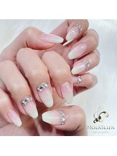 ノーラスリエン(Nolaslien)/ホワイトグラデーションネイル