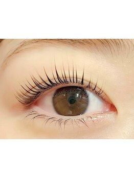 ナチュラル上品な目元にしたい