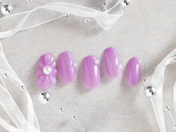 パープルの爪屋/ぷっくりフラワーネイル