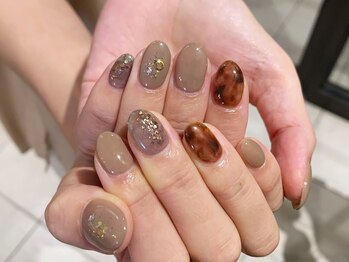 ネイルズ ララ(nails Lala)/べっこう柄。