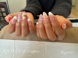 苺×フレンチネイル