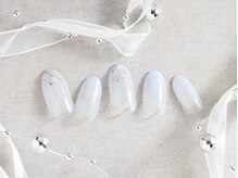 パープルの爪屋/シェル×繊細ラメグラデーション