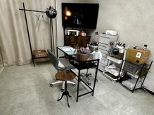 明るく広い店内◎マンツーマン施術でゆったりお過ごし頂けます