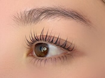 ユニゾン(Unison)の写真/上下のまつ毛パーマで憧れのパッチリ目元に☆下まつげをしっかり下げることで更に華やかで印象的な目元へ♪