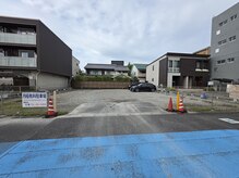 カルク(total salon)/専用駐車場入り口